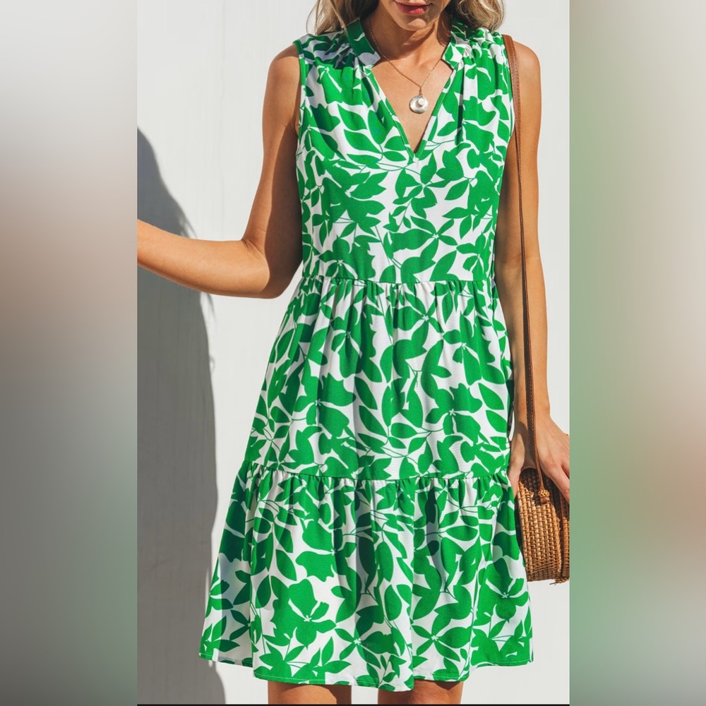 NWT Cupshe Green & White Dress